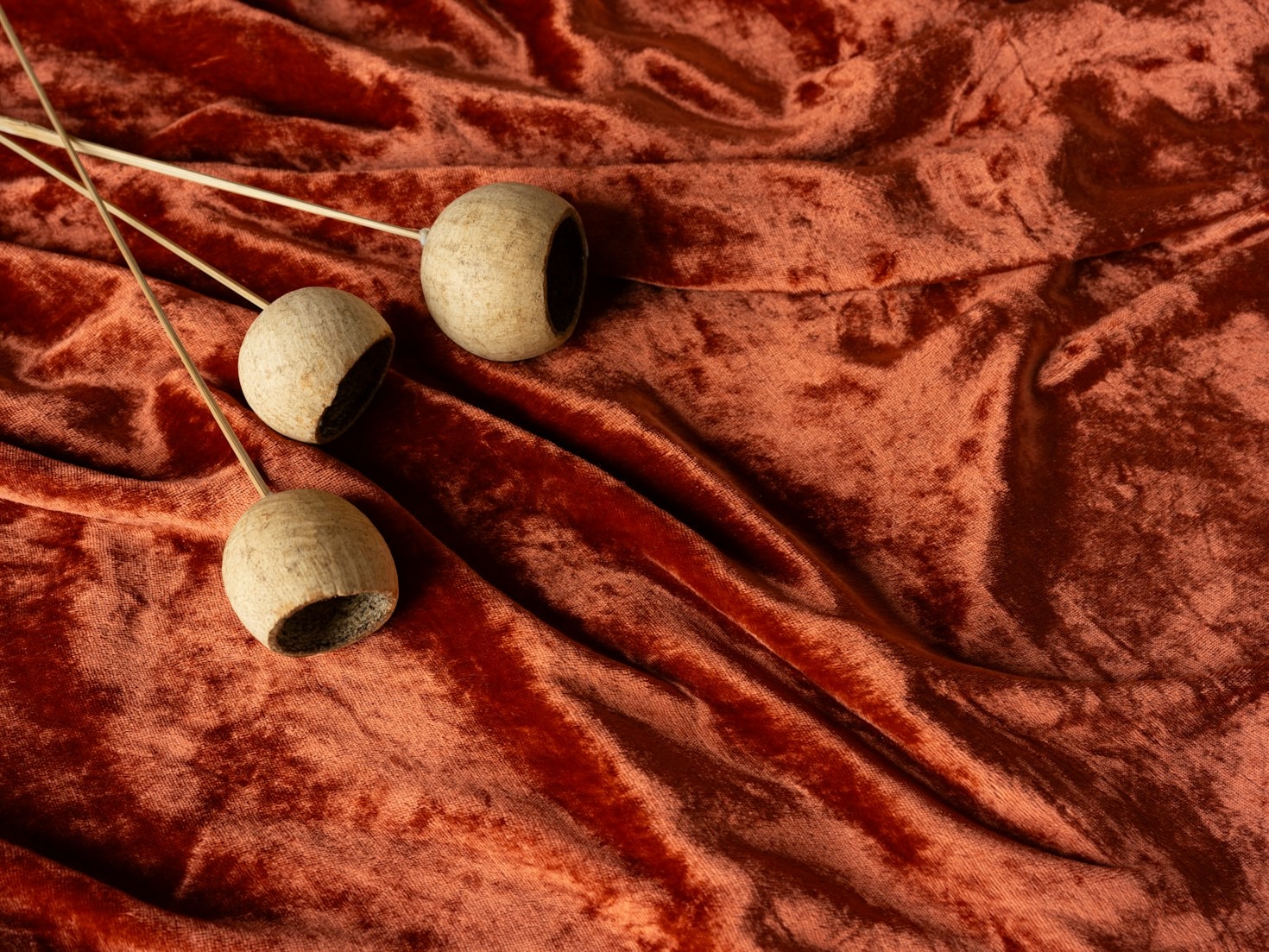 Rich Textures: Velvet’s Role in Modern Interiors